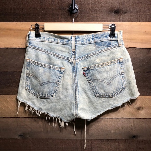 Levi's Pants - Levi vintage high waisted shorts sz 28/29